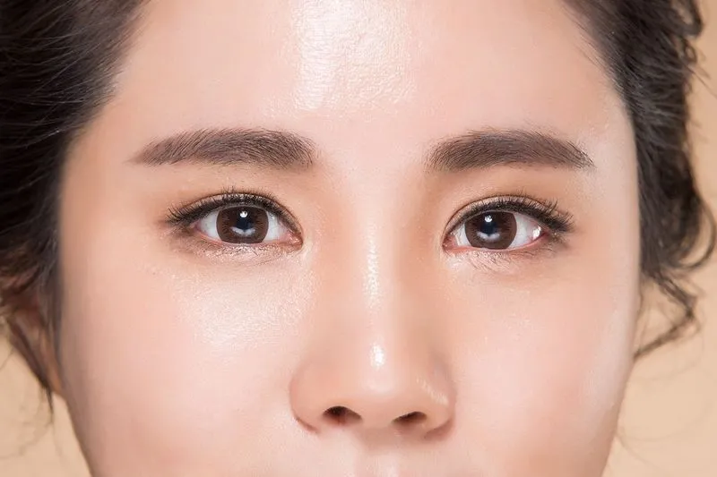 Красивый макияж для азиаток. Макияж для азиатских глаз: особенности и способы нанесения. Стикер для создания двойного века